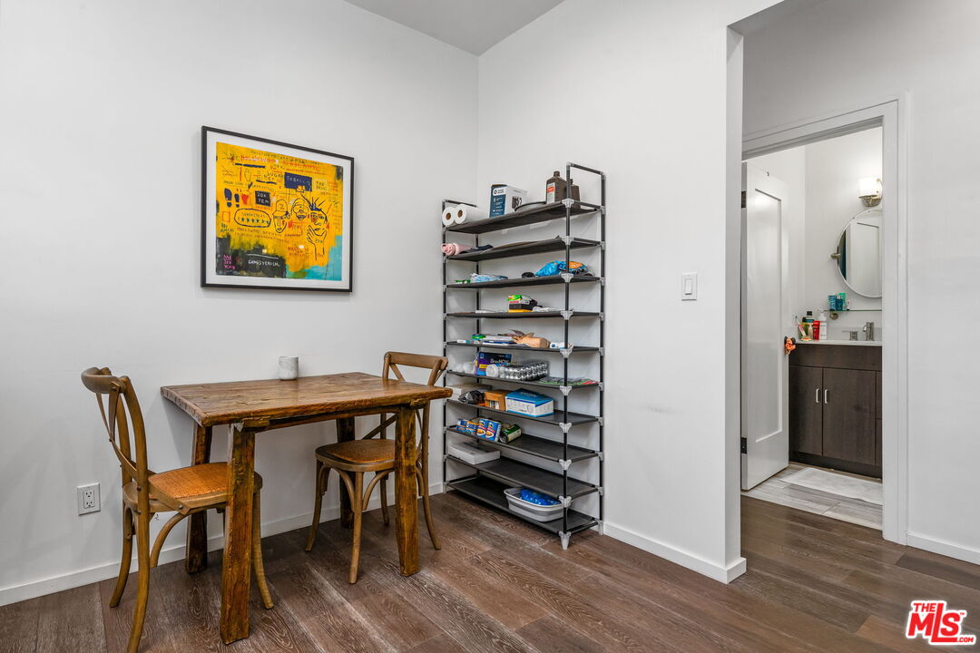 101 N Clark Unit: 103