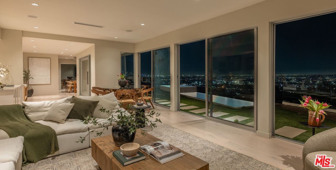 8515 Hedges Way, Sunset Strip