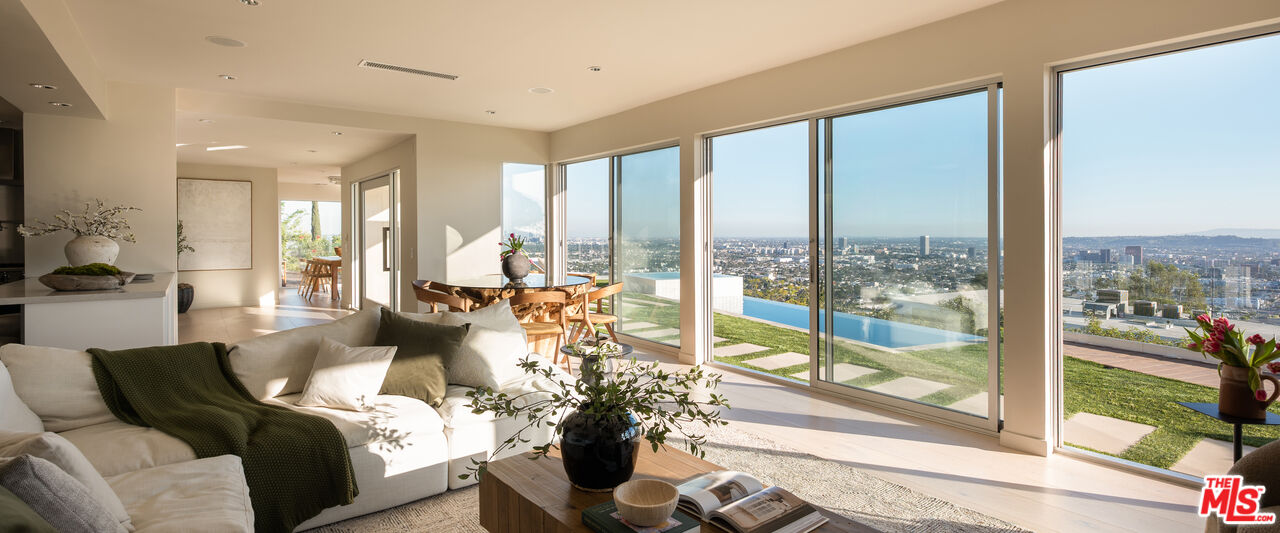 8515 Hedges Way, Sunset Strip