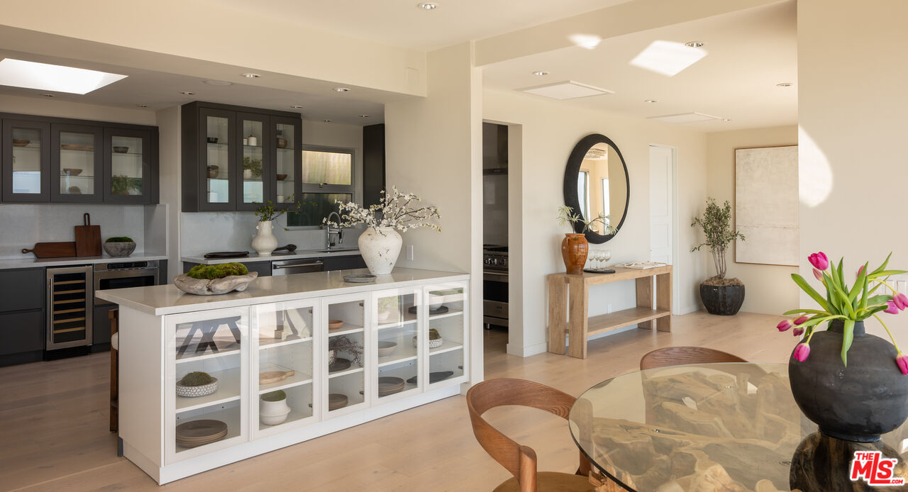 8515 Hedges Way, Sunset Strip