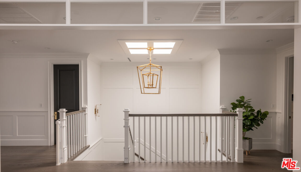 10439 Valley Spring Ln, Toluca Lake