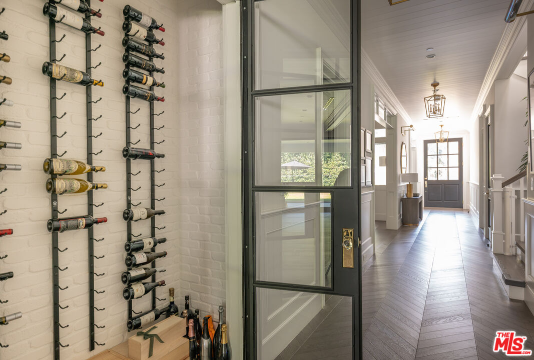 10439 Valley Spring Ln, Toluca Lake