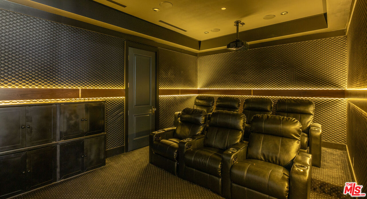 10439 Valley Spring Ln, Toluca Lake