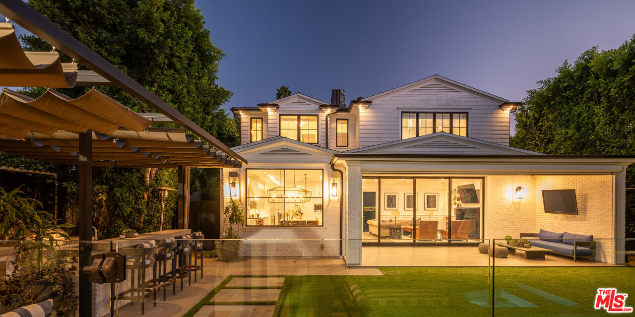 10439 Valley Spring Ln, Toluca Lake