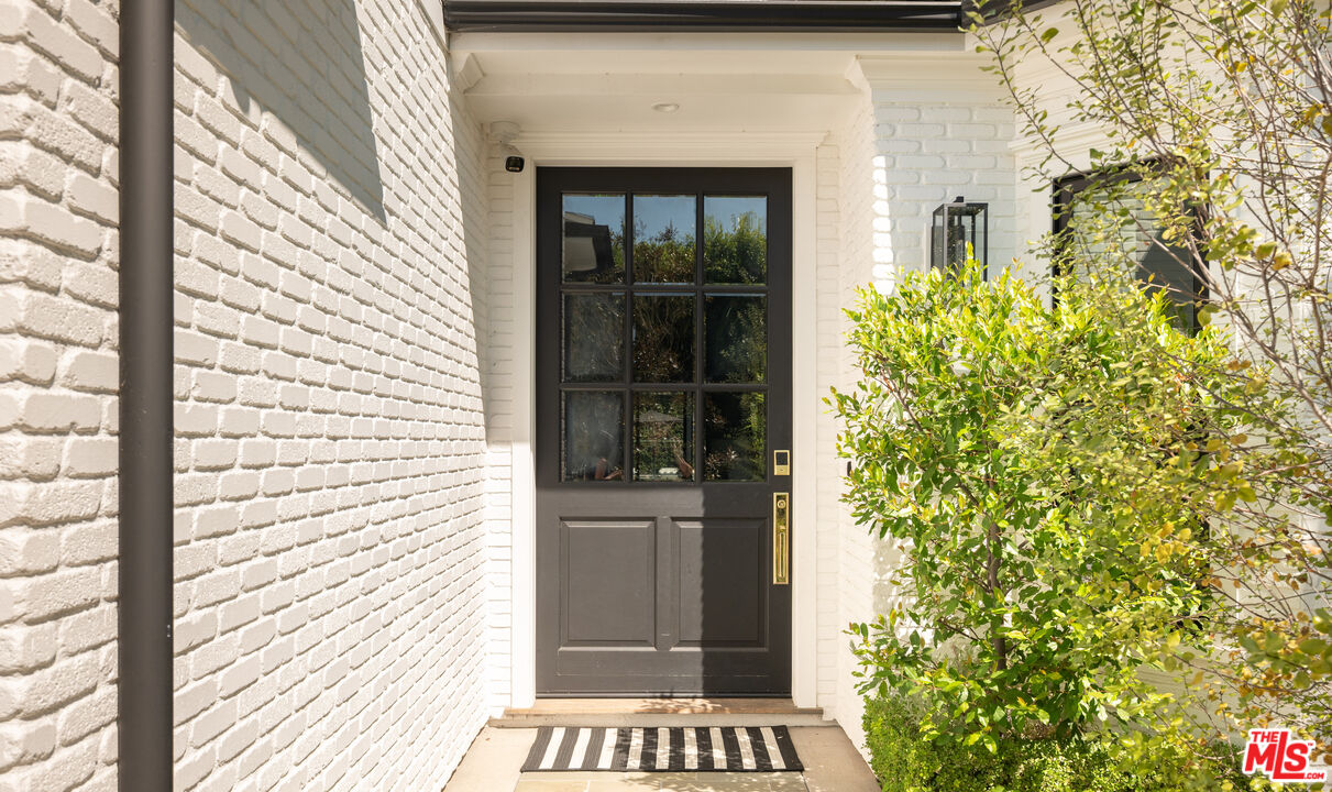 10439 Valley Spring Ln, Toluca Lake