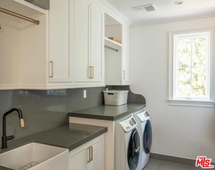 10439 Valley Spring Ln, Toluca Lake