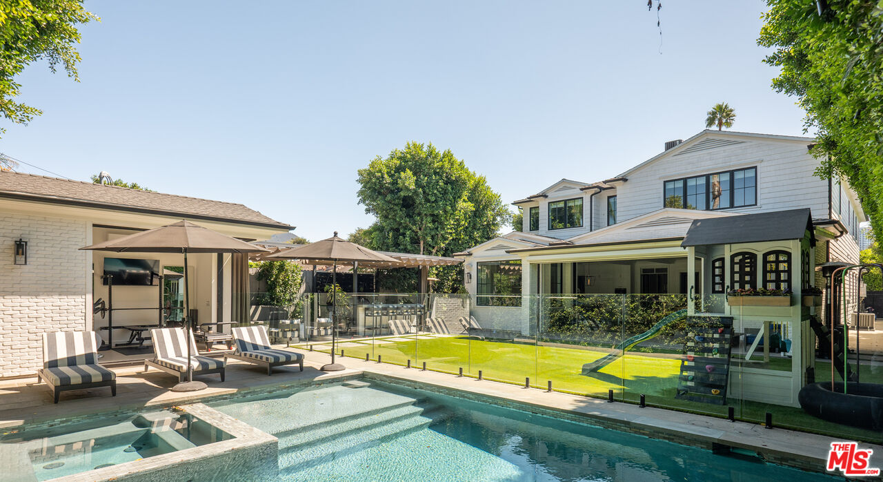 10439 Valley Spring Ln, Toluca Lake