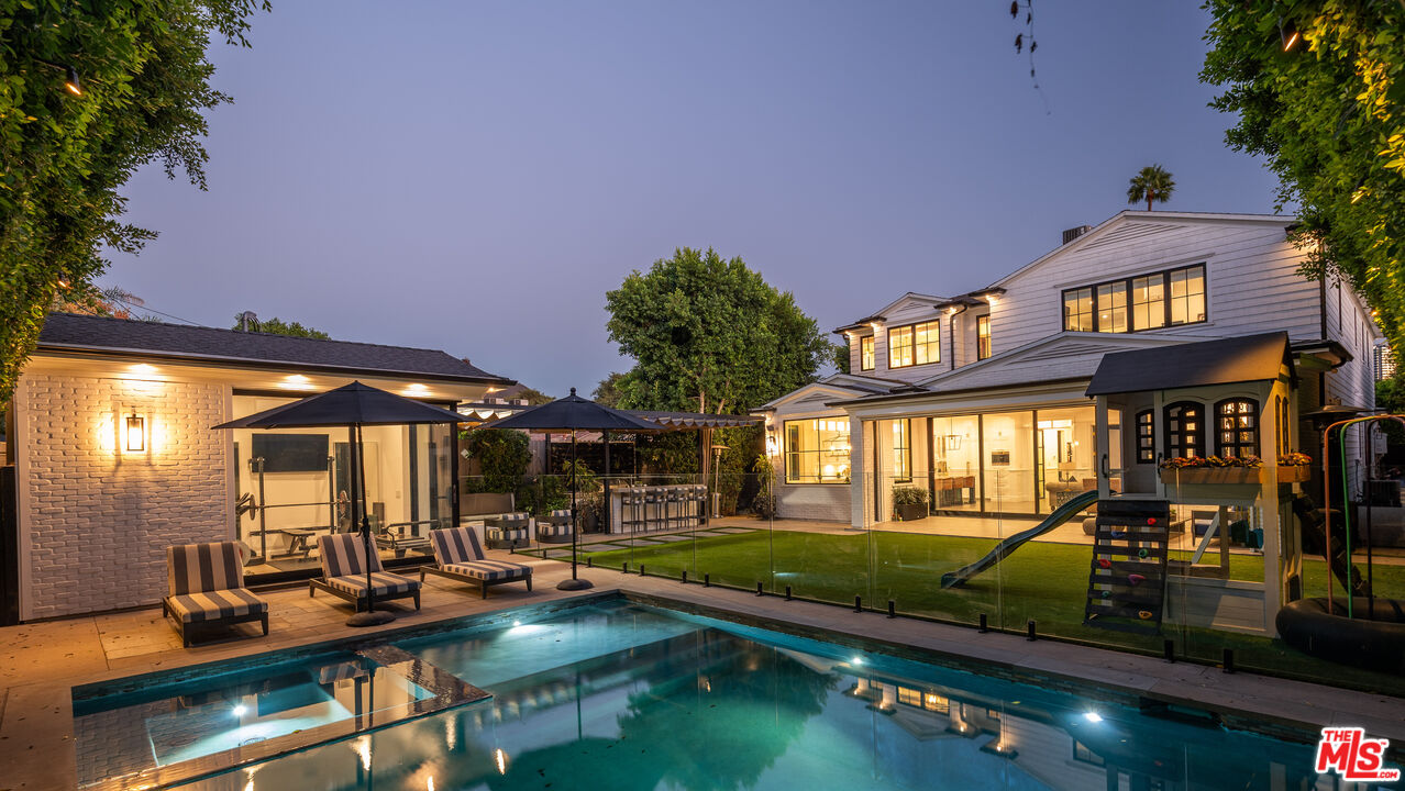 10439 Valley Spring Ln, Toluca Lake