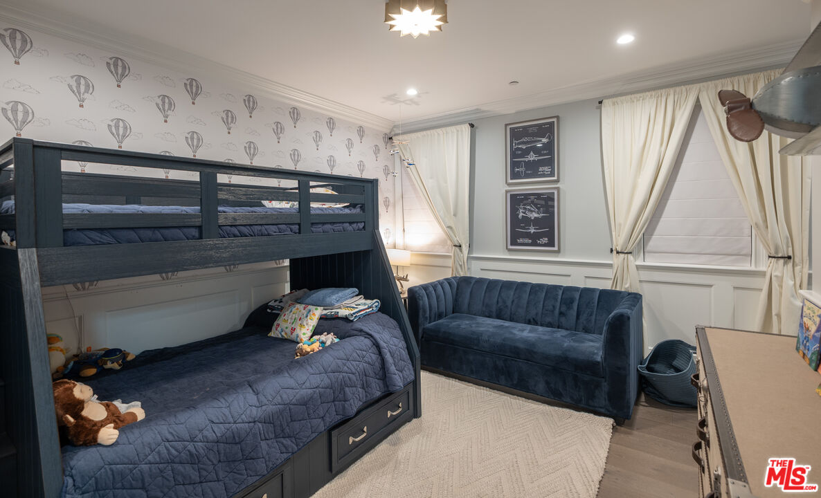 10439 Valley Spring Ln, Toluca Lake