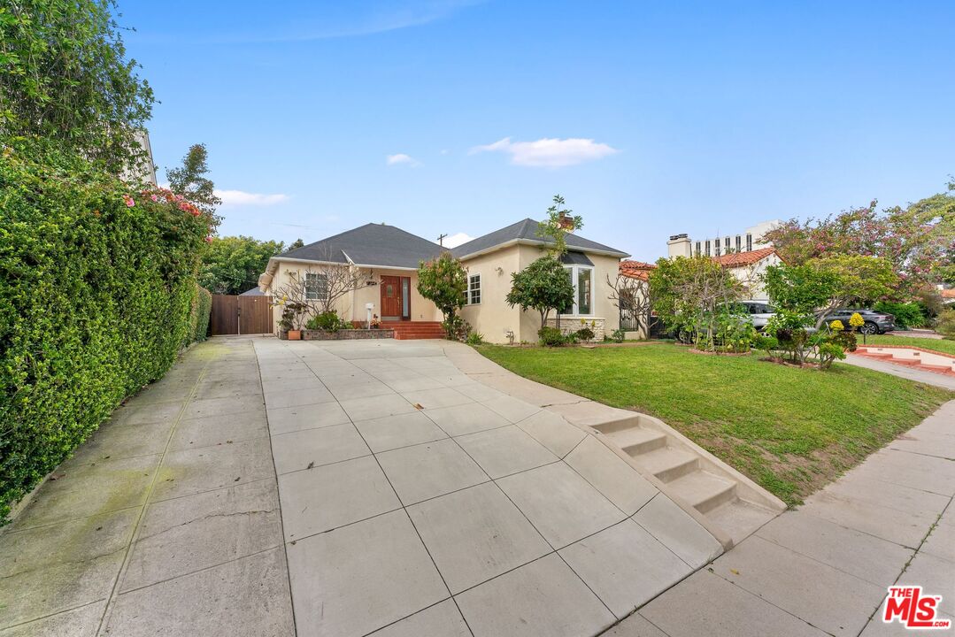 843 S Mullen Ave