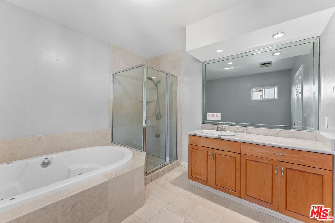 843 S Mullen Ave