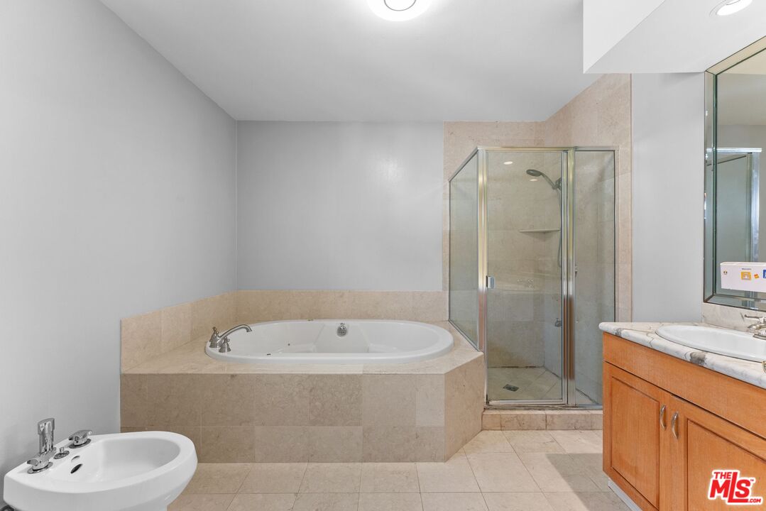 843 S Mullen Ave