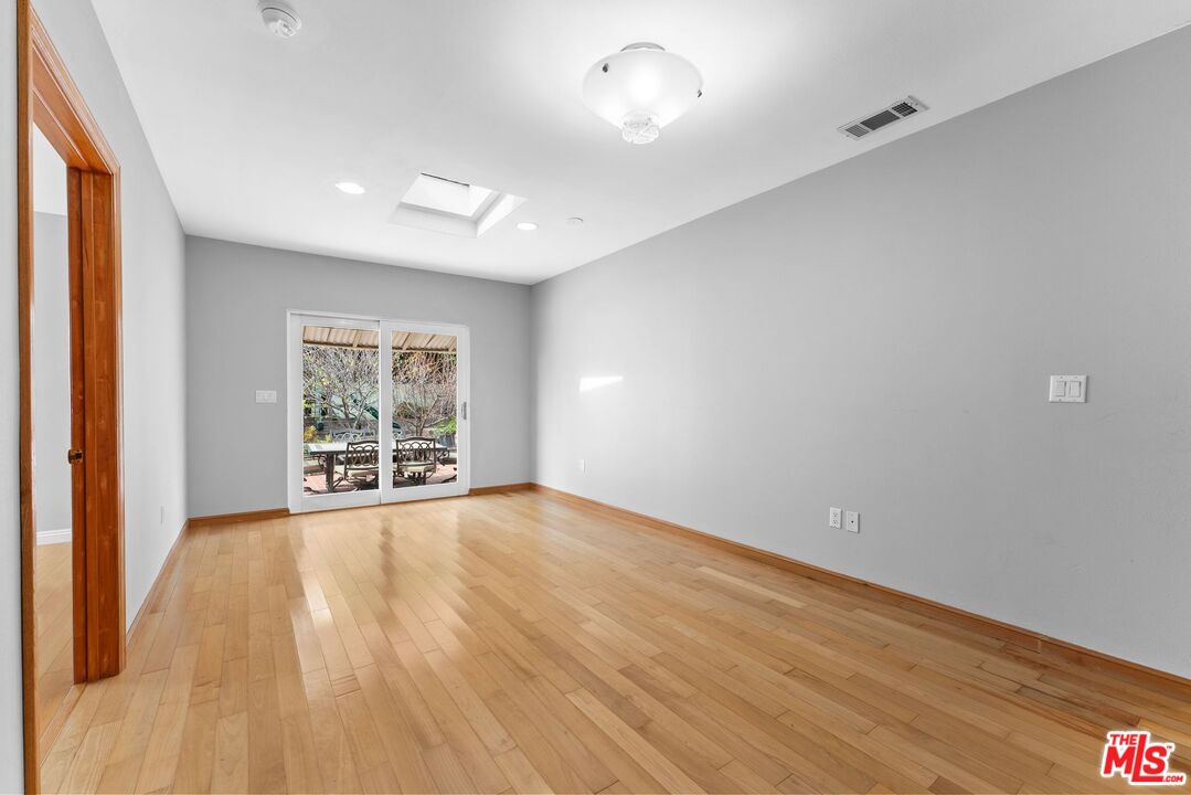 843 S Mullen Ave