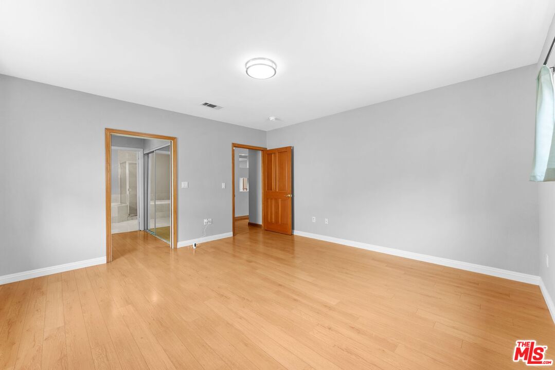 843 S Mullen Ave