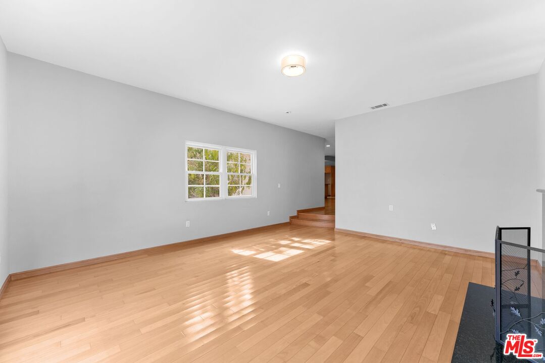 843 S Mullen Ave