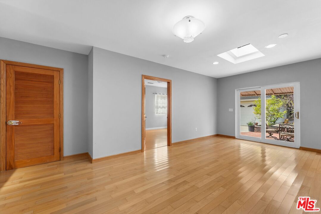 843 S Mullen Ave