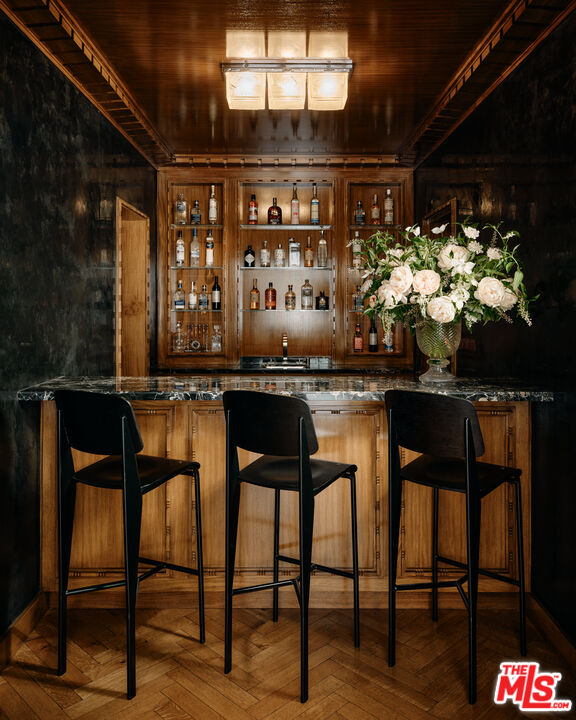 826 Greenway Dr, Beverly Hills