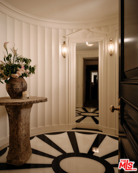 826 Greenway Dr, Beverly Hills