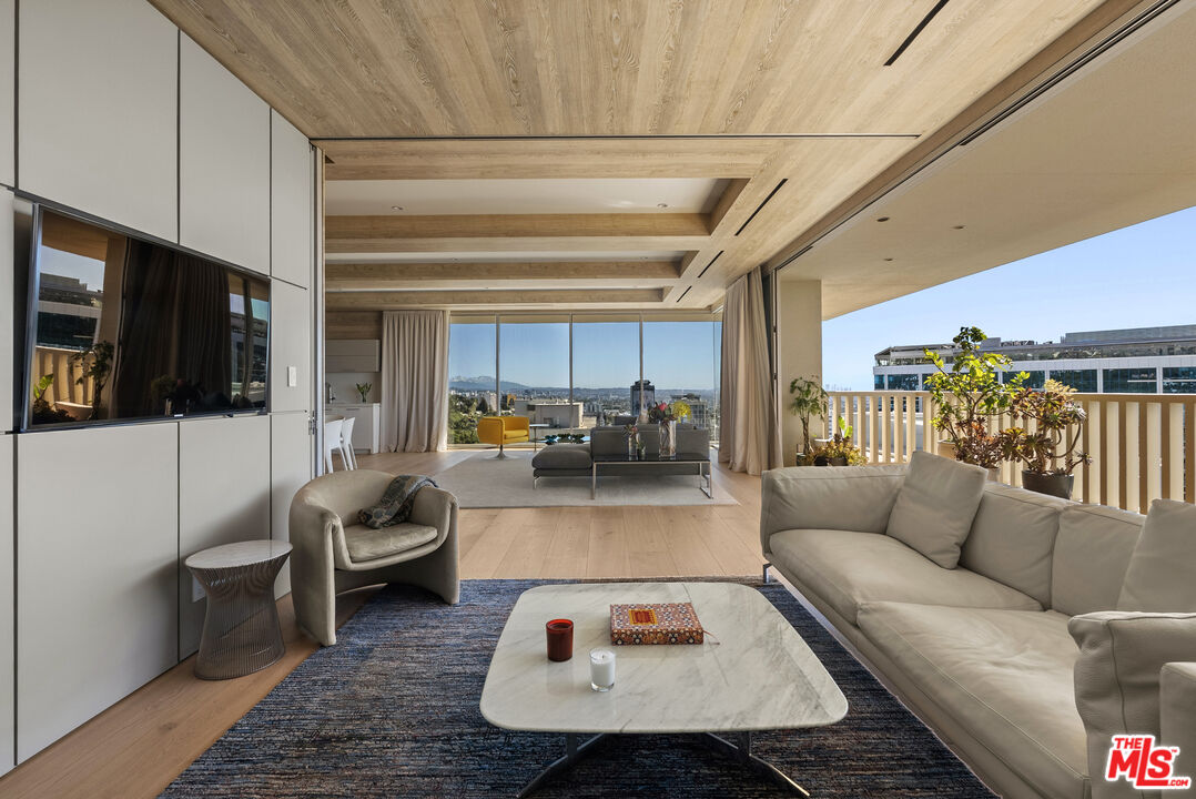 9255 Doheny Rd Unit: 1206