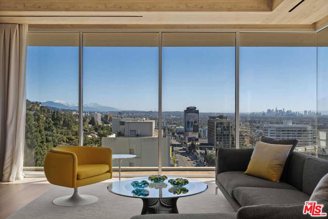 9255 Doheny Rd Unit: 1206