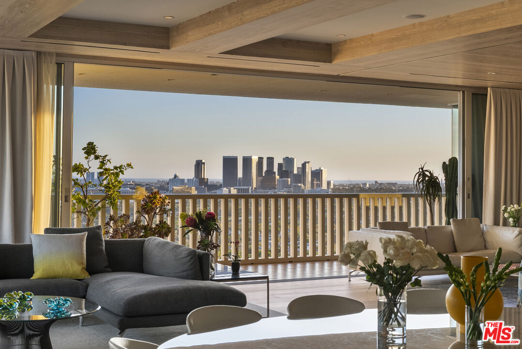 9255 Doheny Rd Unit: 1206