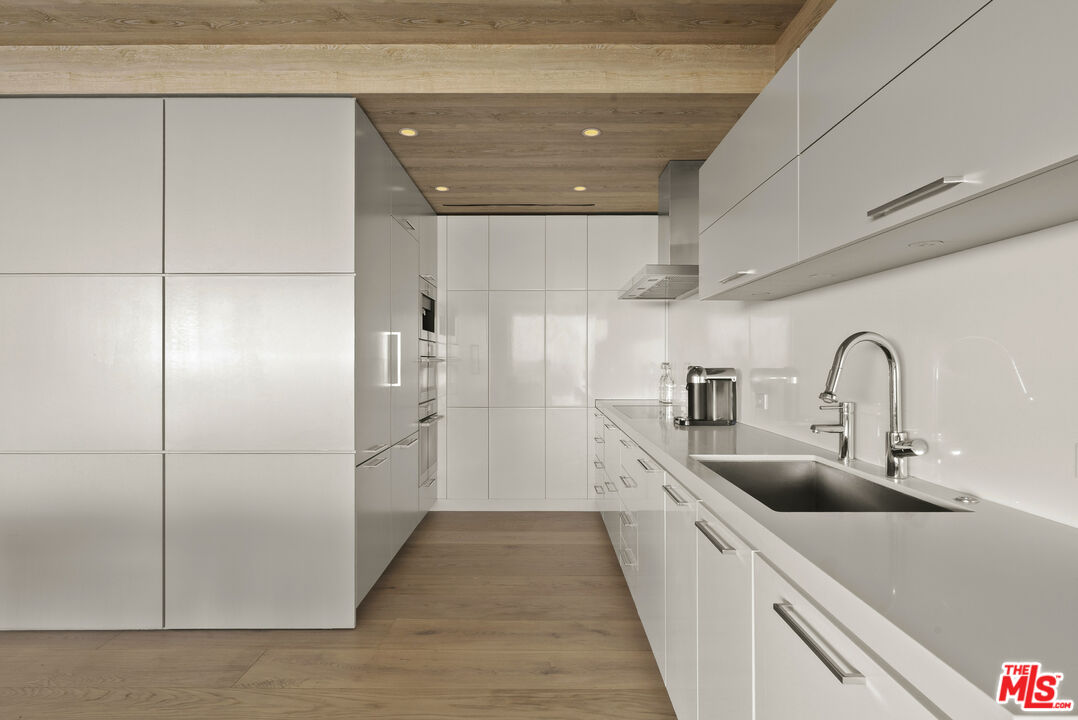 9255 Doheny Rd Unit: 1206