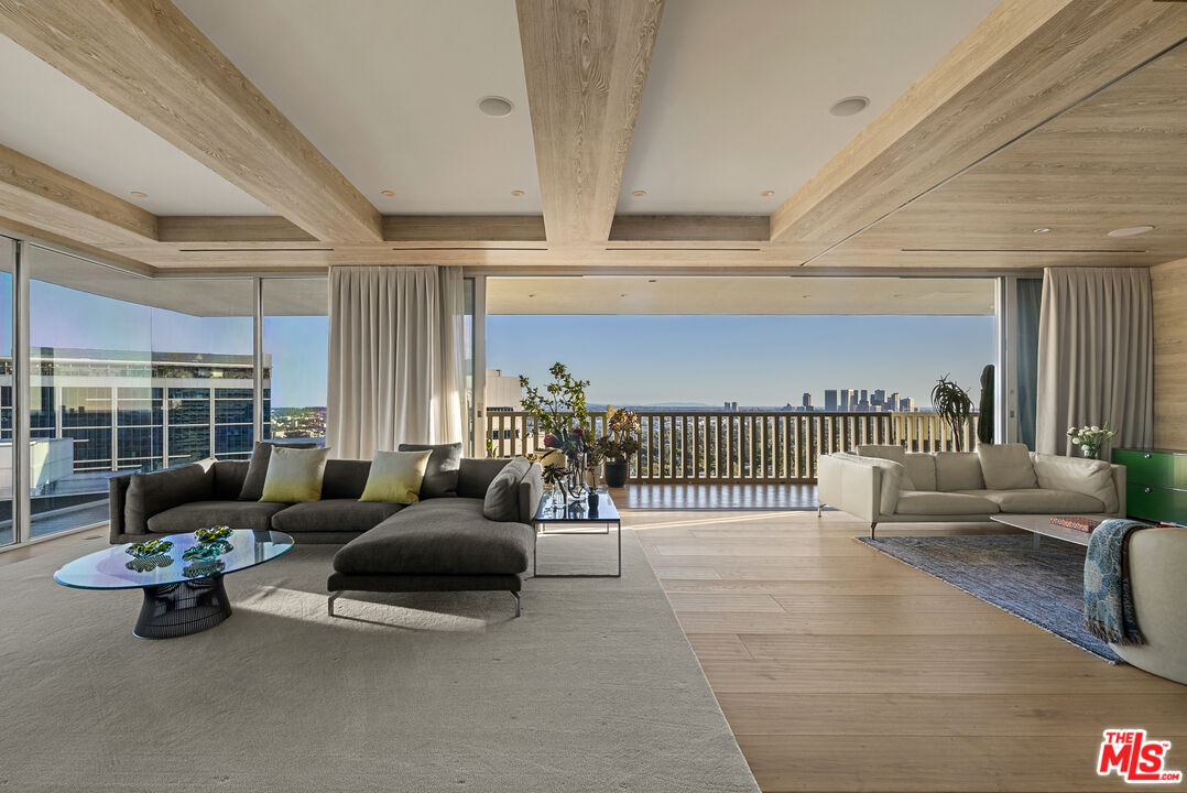 9255 Doheny Rd Unit: 1206