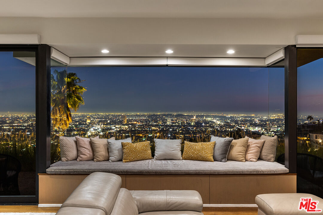 1815 N Crescent Heights Blvd, Hollywood Hills