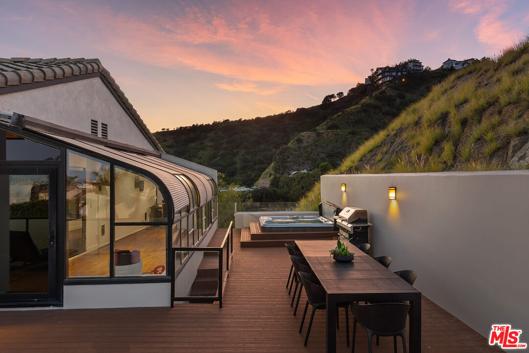 1815 N Crescent Heights Blvd, Hollywood Hills