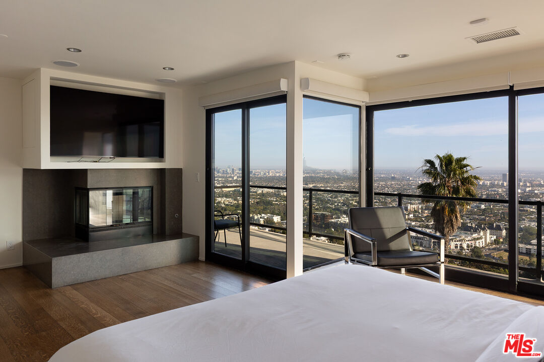 1815 N Crescent Heights Blvd, Hollywood Hills