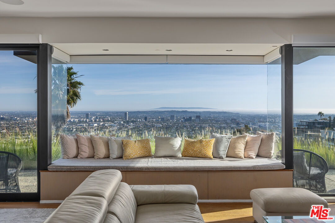 1815 N Crescent Heights Blvd, Hollywood Hills