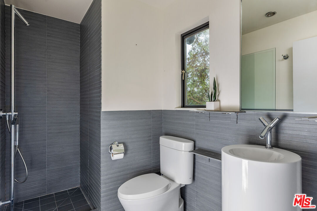 1815 N Crescent Heights Blvd, Hollywood Hills