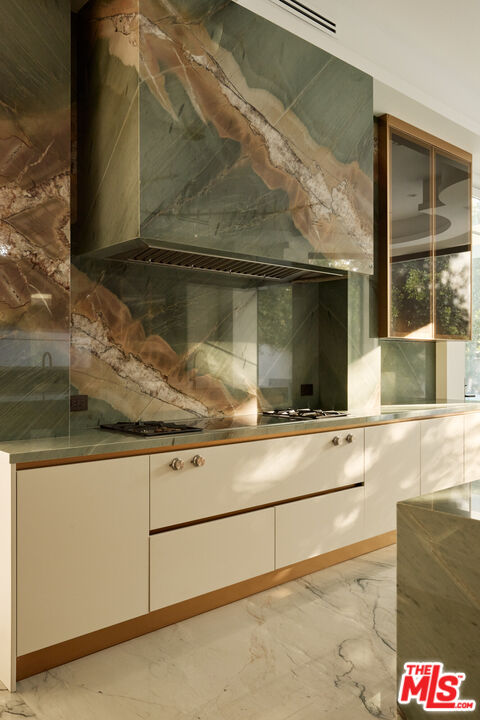 701 N Camden Dr, Beverly Hills