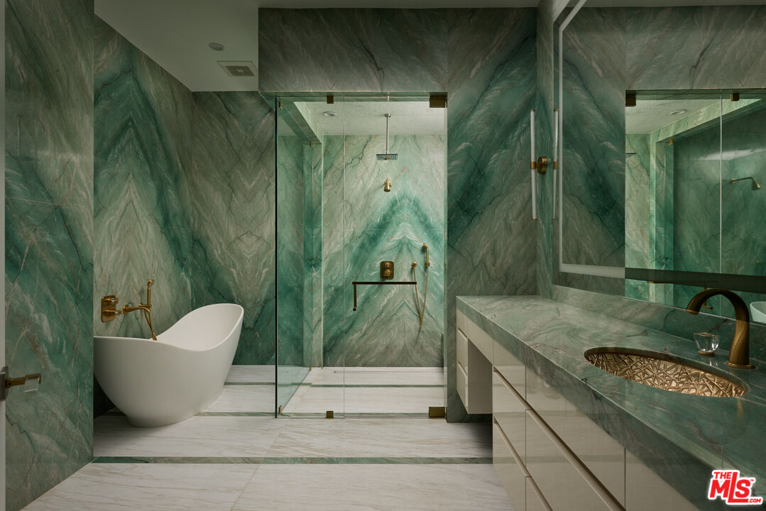 701 N Camden Dr, Beverly Hills