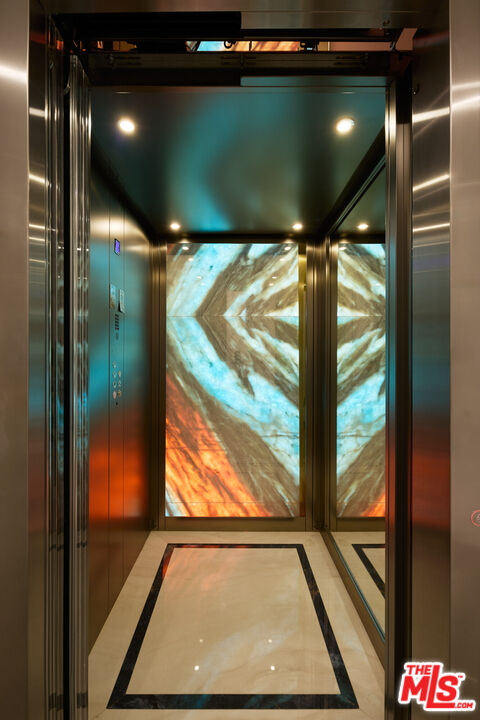 701 N Camden Dr, Beverly Hills