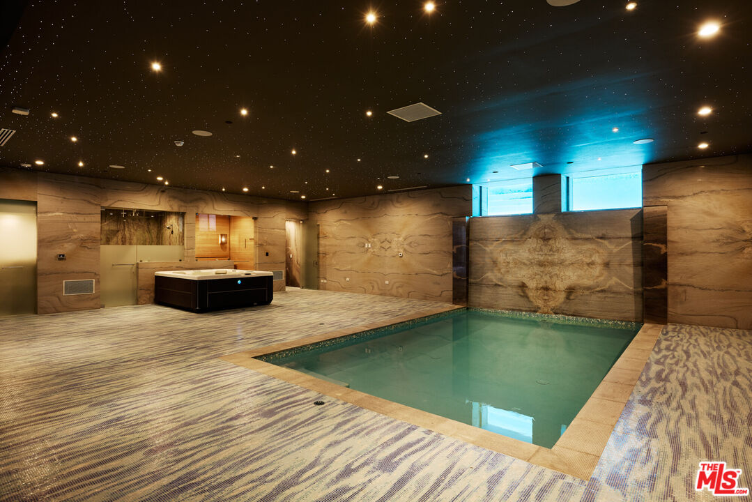 701 N Camden Dr, Beverly Hills