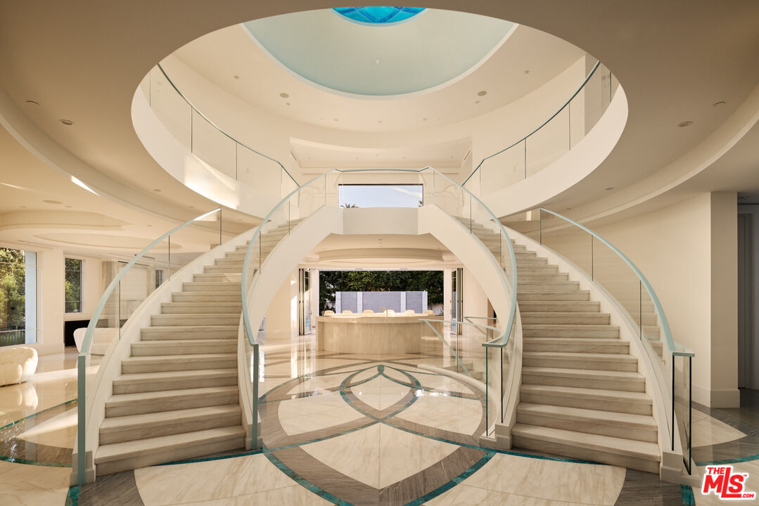 701 N Camden Dr, Beverly Hills