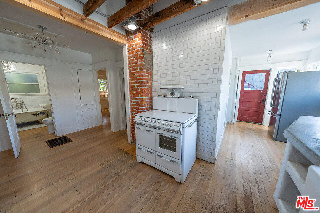 1801 Shell Ave, Venice 