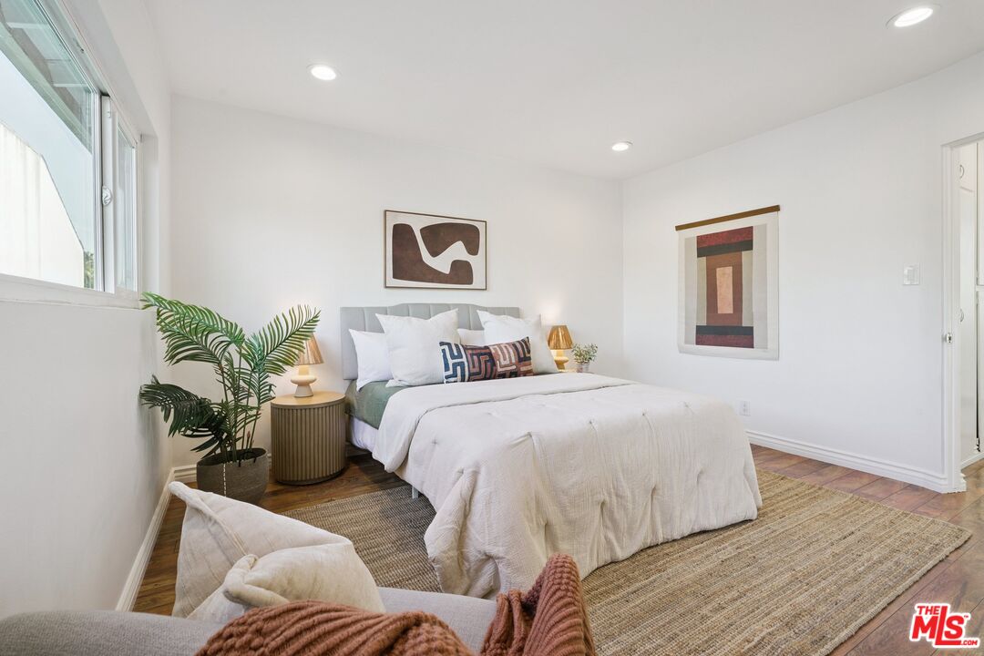 4408 Franklin Ave Unit: 5