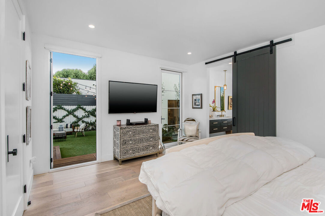 4513 Radford Ave, Valley Village 