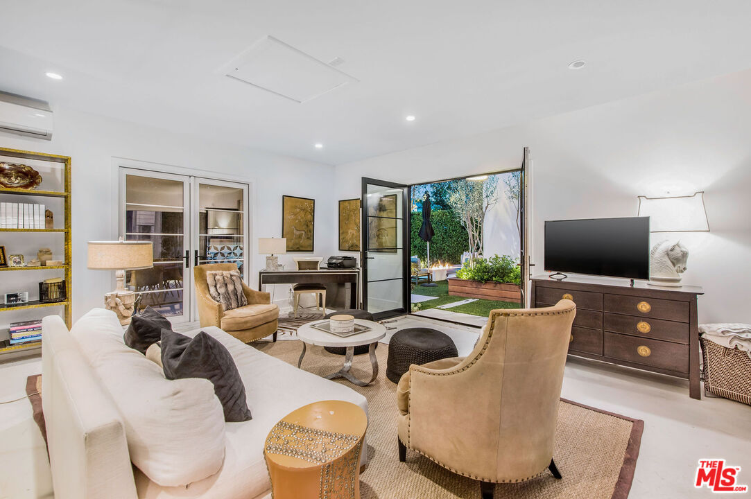 4513 Radford Ave, Valley Village 