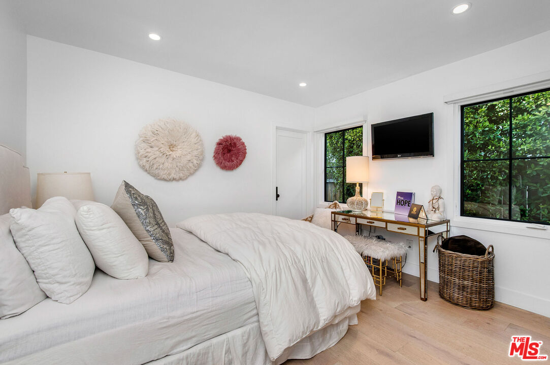 4513 Radford Ave, Valley Village 