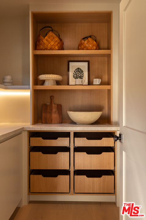 321 N Lucerne Blvd, Hancock Park