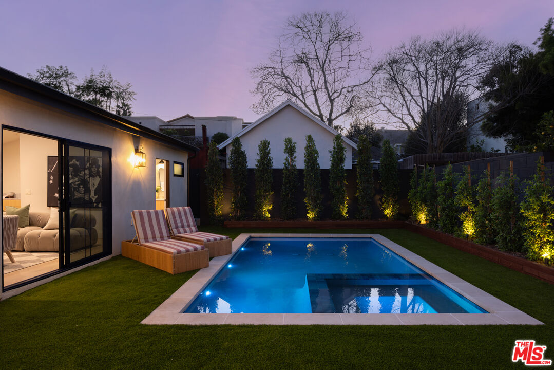 321 N Lucerne Blvd, Hancock Park