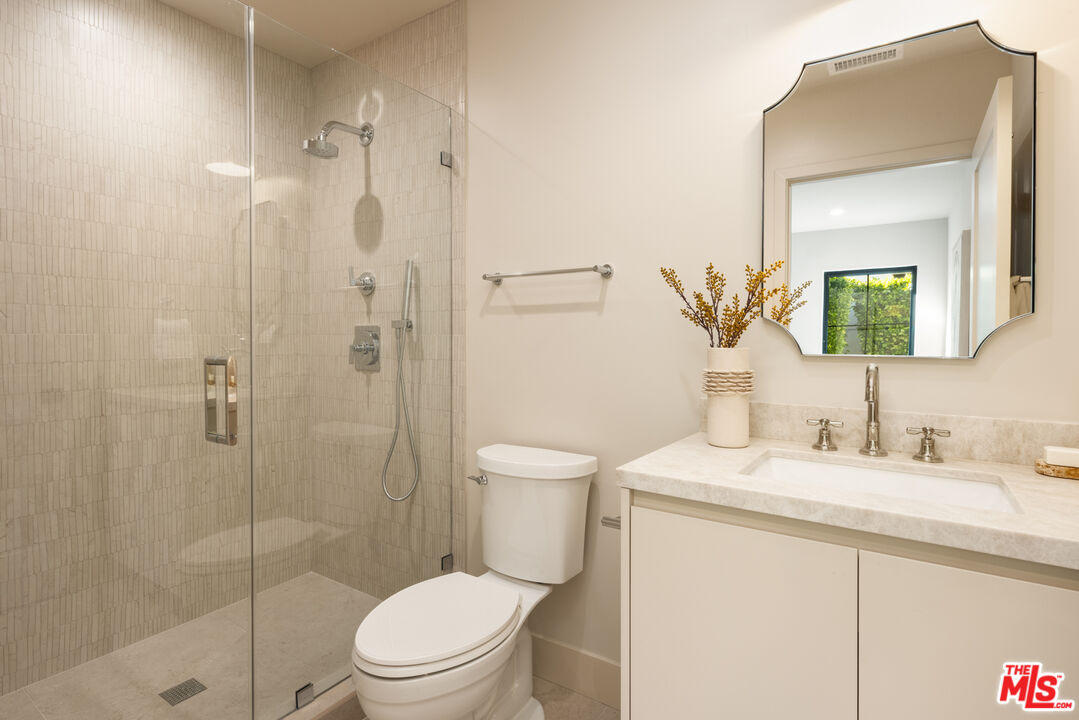 321 N Lucerne Blvd, Hancock Park