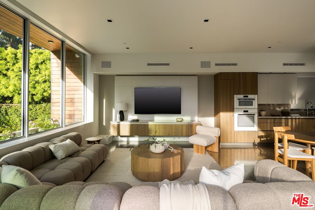 13120 Nimrod Pl, Brentwood