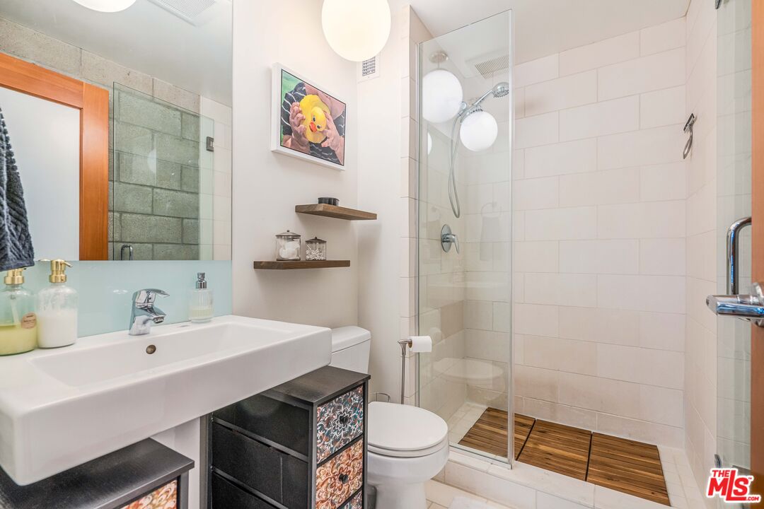 3450 Cahuenga Blvd Unit: 412, Hollywood Hills