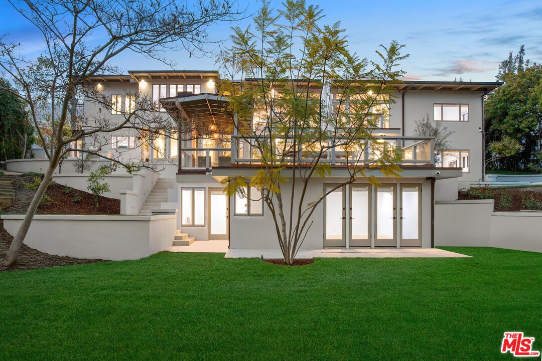 1514 Sorrento Dr, Pacific Palisades 