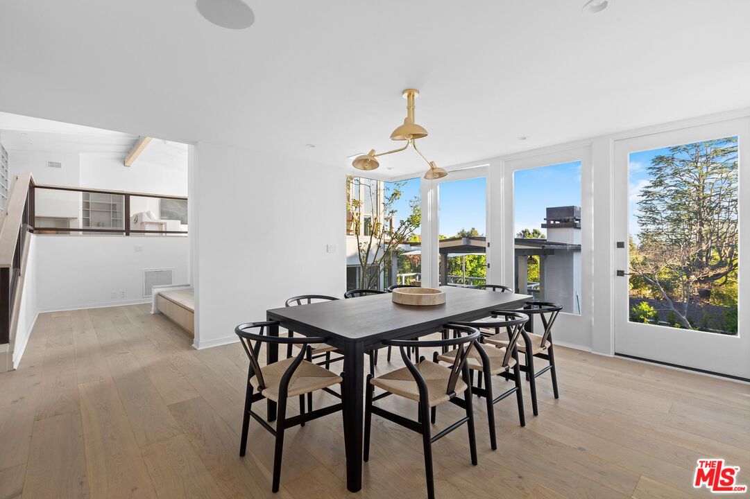 1514 Sorrento Dr, Pacific Palisades 