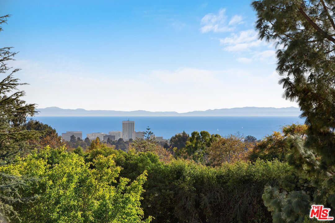 1514 Sorrento Dr, Pacific Palisades 